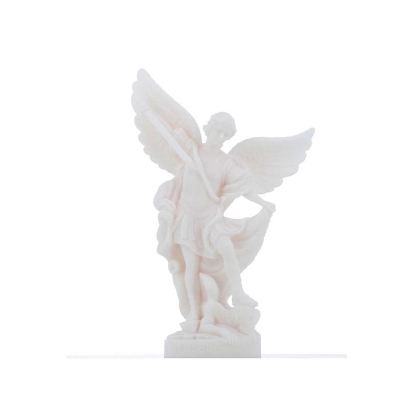 Statuette de saint MIchel Archange en albâtre, 25 cm