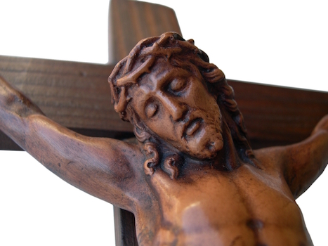Crucifix en croix