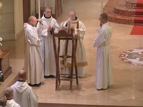 Encensement à l'Evangile