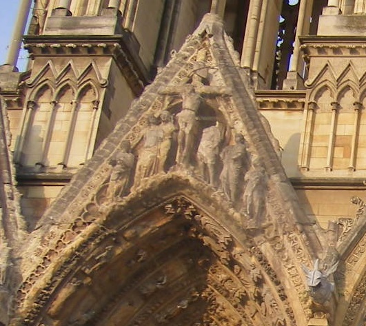 Scène du crucifiement de la cathédrale de Reims