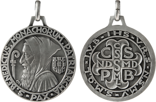 Médaille de saint Benoît avec IHS