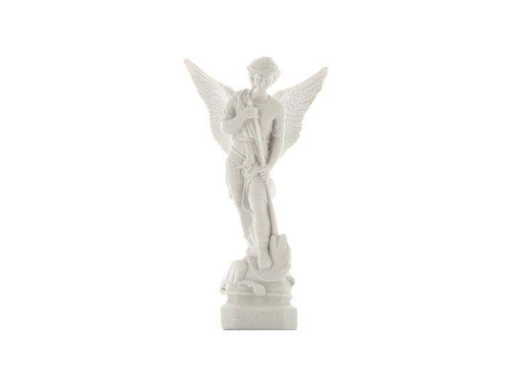 Statue de saint Michel archange, ailes déployées