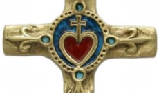 Croix et crucifix : au centre du mystère chrétien